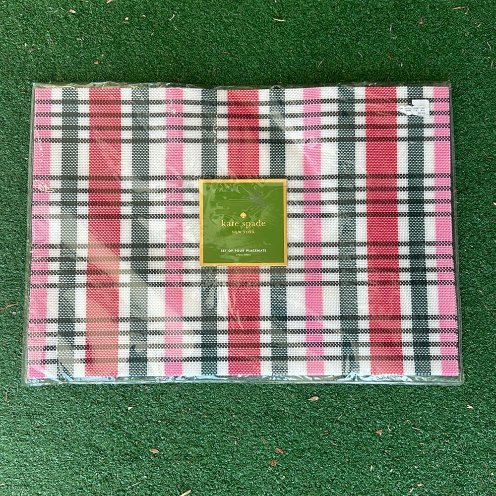 New and Sealed Kate Spade New York  4 Pack Criss Cross Placemats